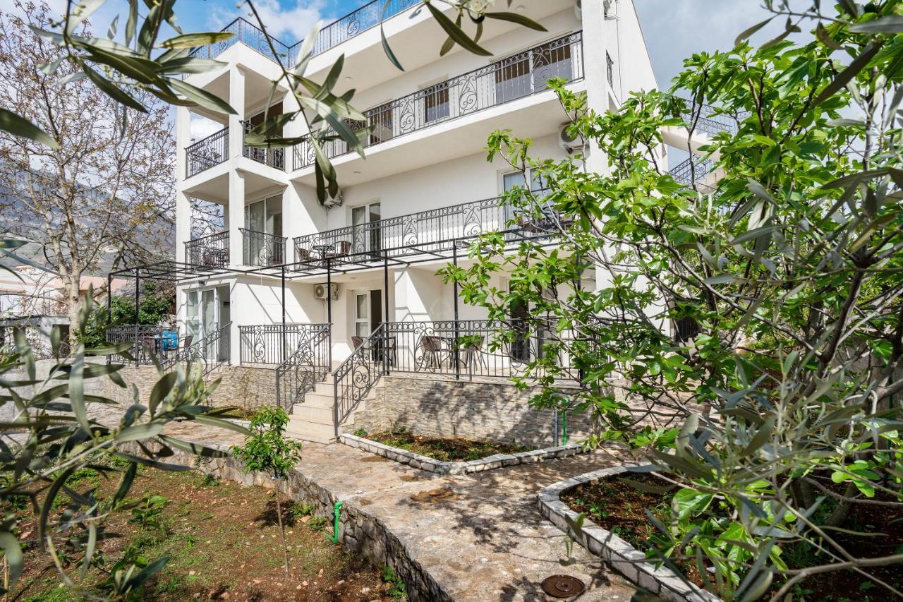Apartments Natali Bar Bagian luar foto