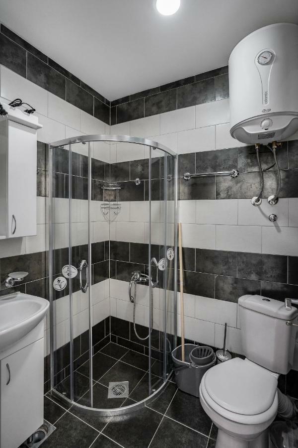 Apartments Natali Bar Bagian luar foto