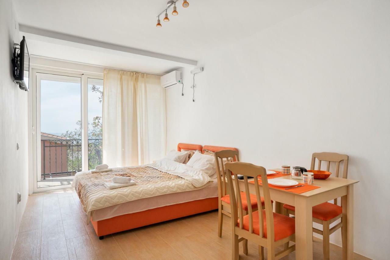 Apartments Natali Bar Bagian luar foto